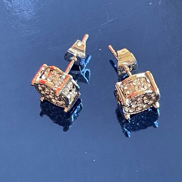 HP 🔥Silver Toned Clear Rhinestone Studded Pierced Earrings - Picture 2 of 4